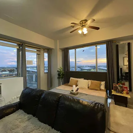 One Palm Tree Villas, Newport City