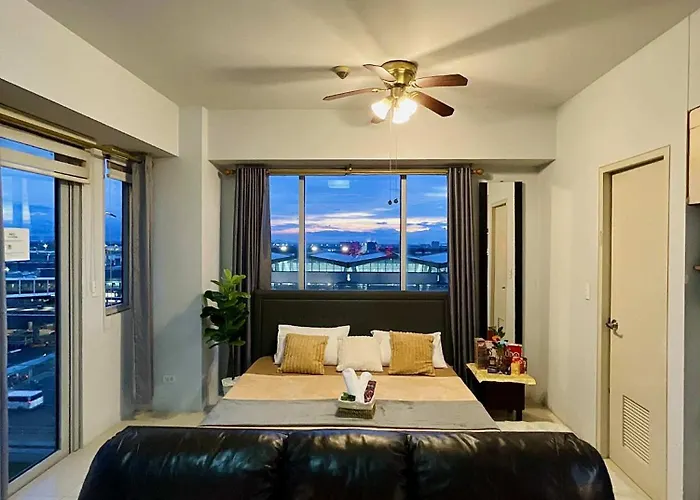 One Palm Tree Villas, Newport * 马尼拉