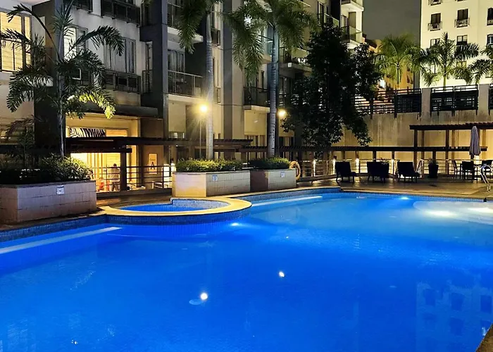 One Palm Tree Villas, Newport * 马尼拉