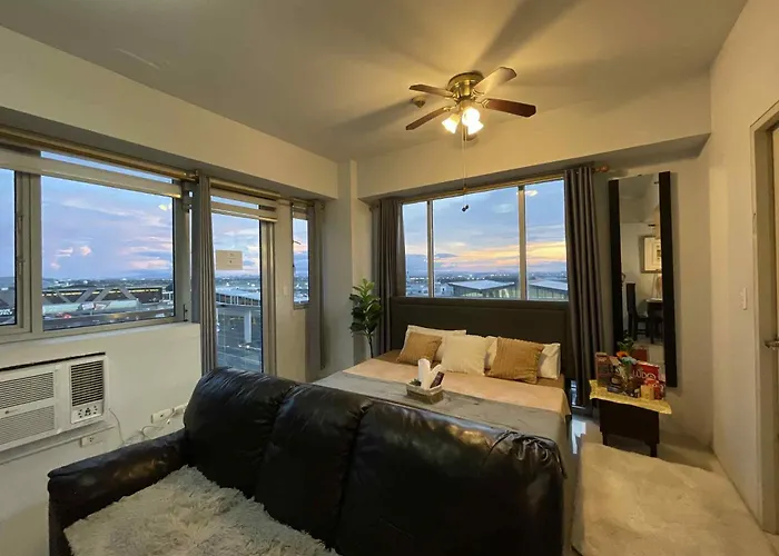 One Palm Tree Villas, Newport *